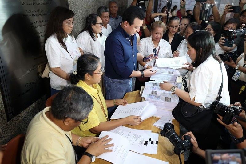 VP Sara kinasuhan ng plunder, graft
