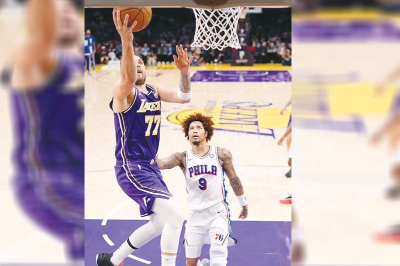 Ratsada ng 76ers tinapos ng Lakers