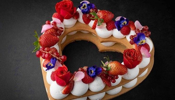 Double-layered shortcrust cake for the day of hearts