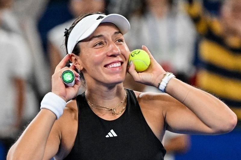 Pegula reigns in Dubai