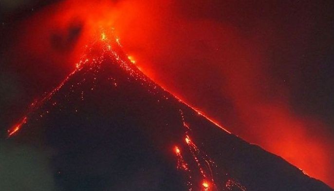 Lava flow, eruption recorded at Mayon