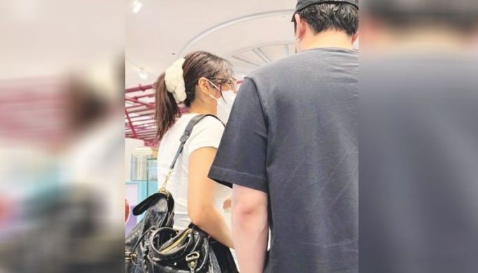 Kathryn, binibitbit ng jowang mayor sa mataong lugar!