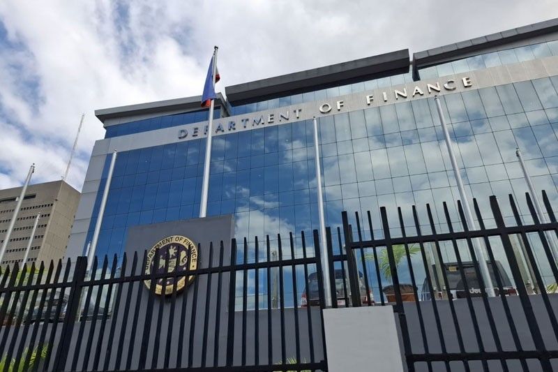 DOF, BOC send off abandoned balikbayan boxes