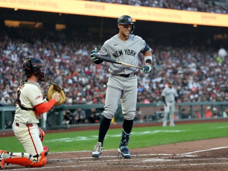 Yankees rout Giants 7-0 to open MLB season