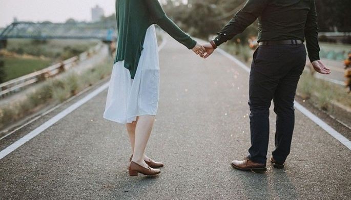 Swept away by your new romance? How to identify red flags in a relationship