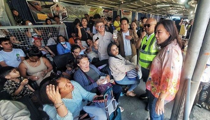 Bus terminals packed for Holy Week exodus