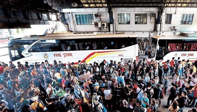 8 in 10 Pinoys limit Holy Week trips