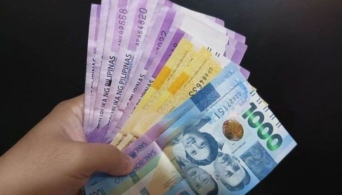 Budget swings back to deficit in February