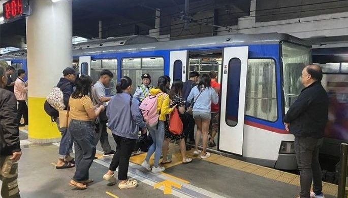 MRT, LRT-2 offer free rides tomorrow