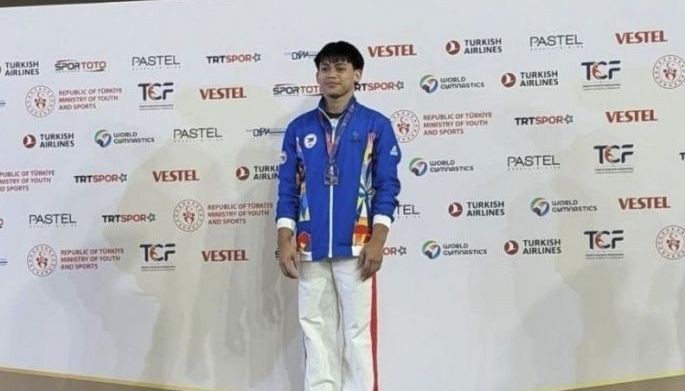 Karl Eldrew strings up 2 bronzes in Cairo