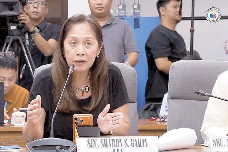 DOE orders oil firms: Unbundle pump prices
