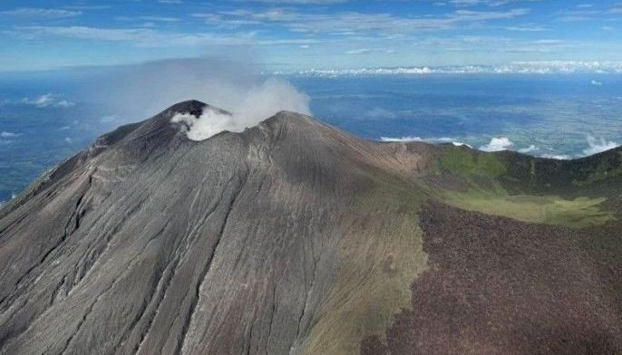 Kanlaon Volcano logs 24 ash emissions