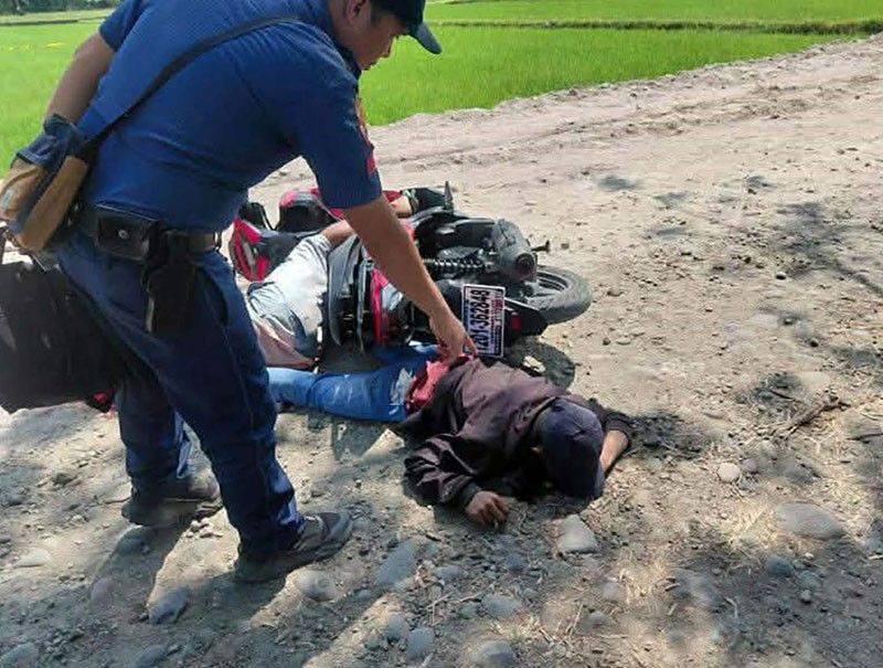 2 magkaangkas, todas sa ambush!
