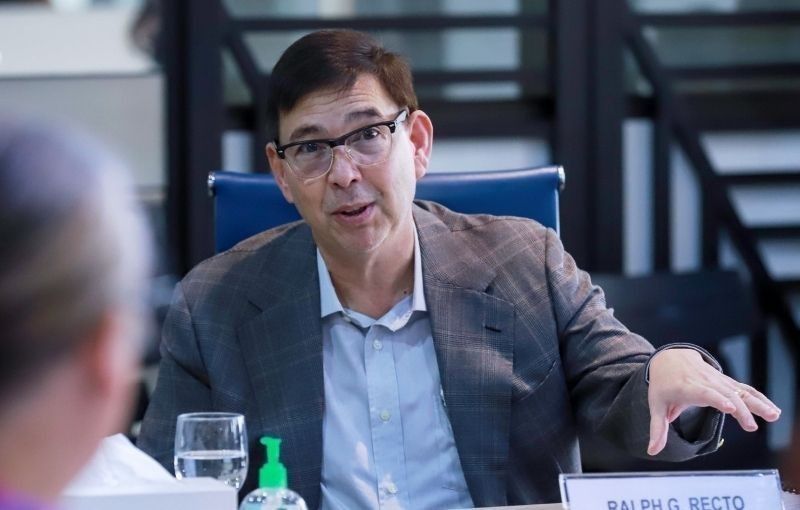 Recto, Chinese envoy tackle energy, SCS issues