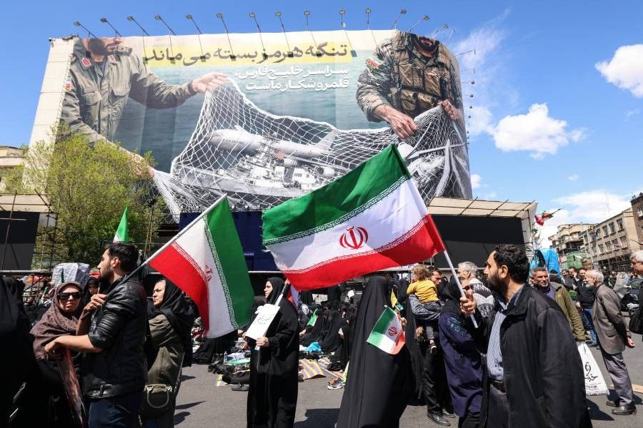 Iran supreme leader's adviser threatens to sink US ships in Hormuz strait