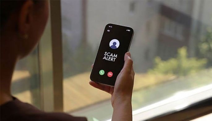 FL warns public vs scammers
