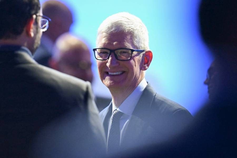 Apple's Tim Cook to step down as CEO in September