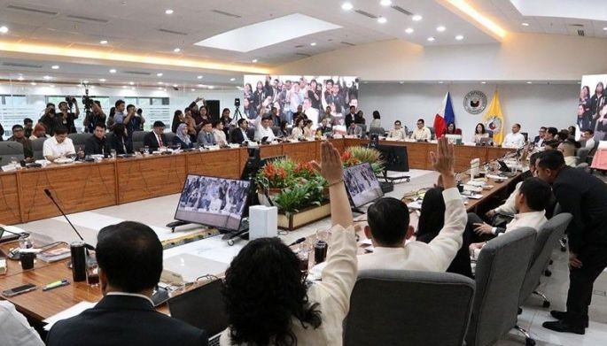 Kahon ng tax record&nbsp;ni VP Sara, mister &lsquo;di binuksan ng House panel