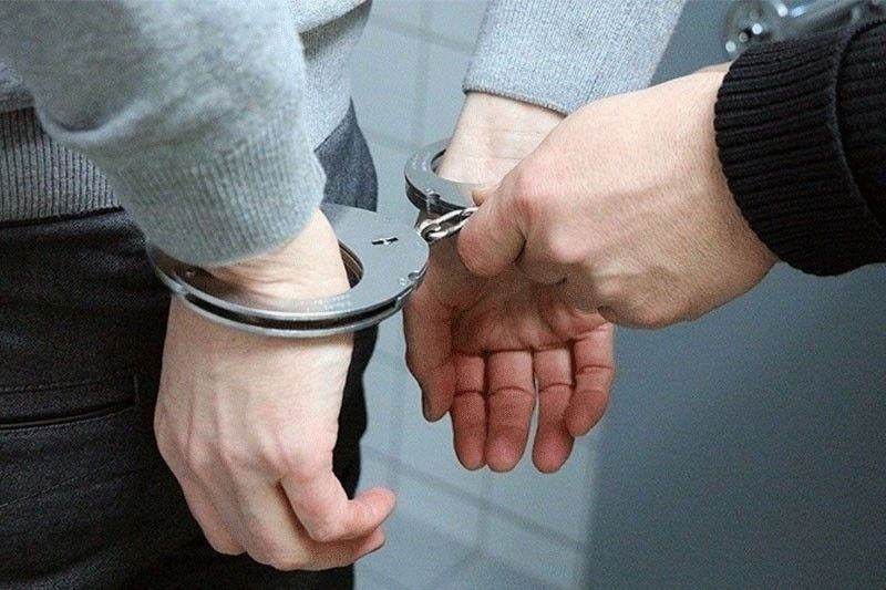 5 nabbed for illegal notary