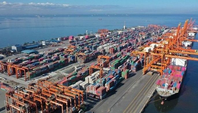 Slowdown in shipping cargo adds pressure to food prices