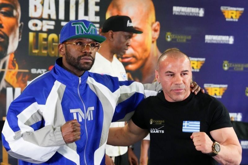 Mayweather faces Greek, not Pacquiao, next
