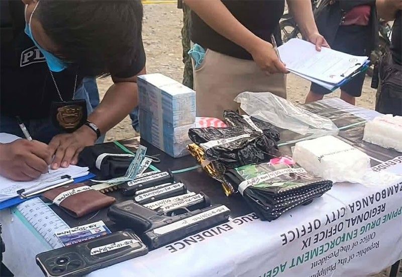 Pulis, arestado sa P13.6 milyong shabu