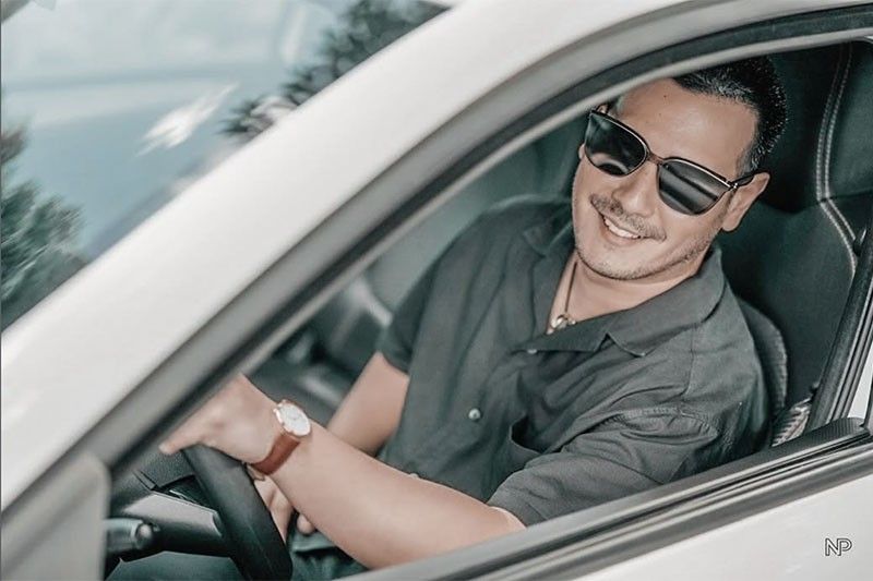 John, na-link din sa ibang babae
