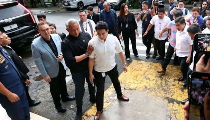 Jinggoy, Bong &lsquo;together again&rsquo; sa kulungan