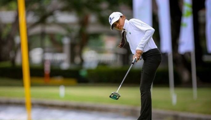 Cervantes pulls away on sizzling last nine