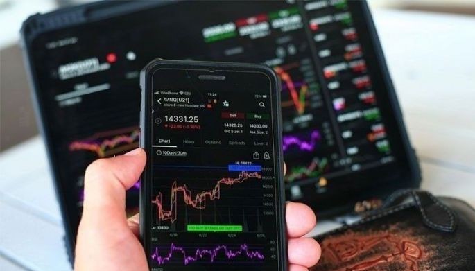 Heightened Mideast tensions drag stocks