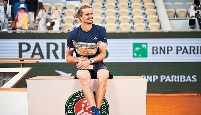 Zverev ends wait for Slam crown