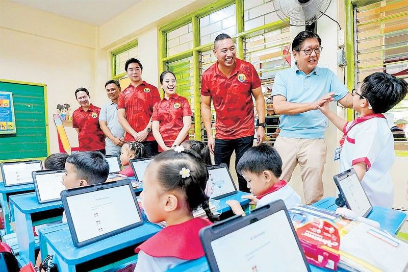 Marcos Jr. inspects San Juan digital learning program