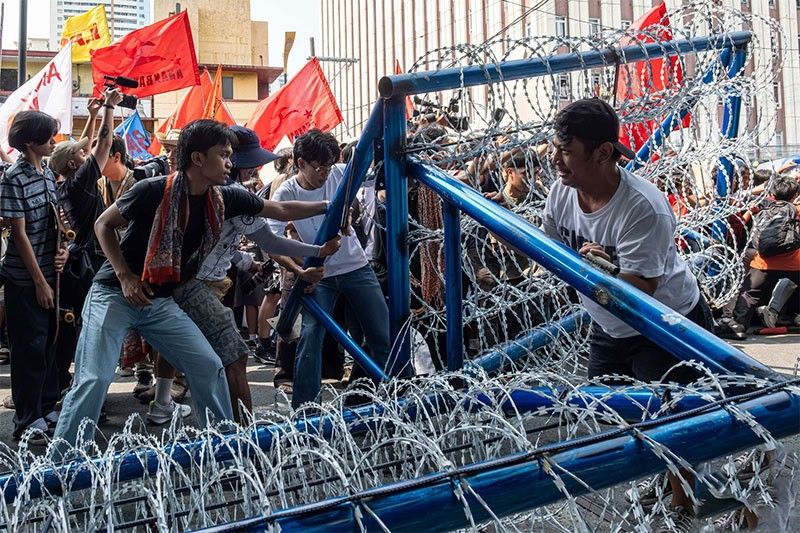 MPD mulls raps vs protester over spray incident