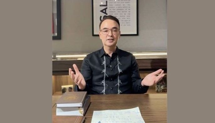 Cayetano hinaharang paglipat ng 2 senador