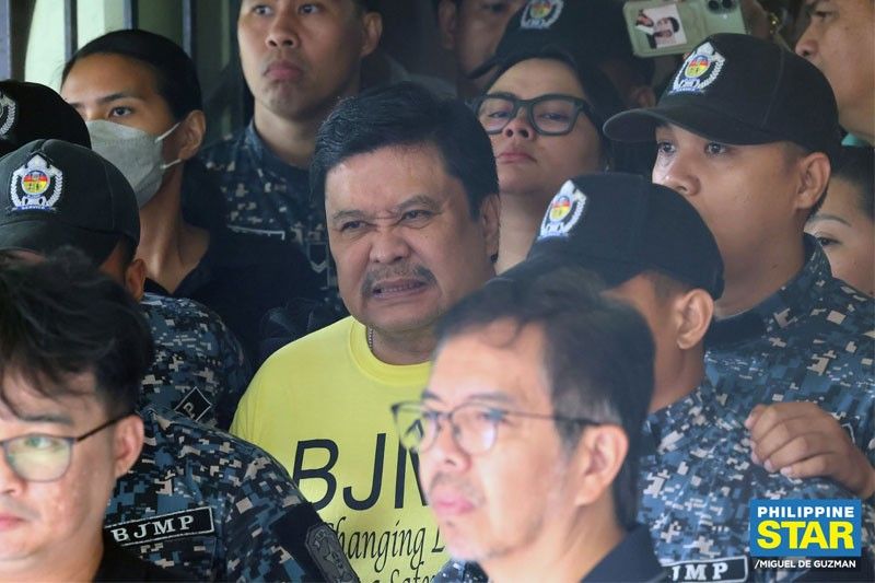 Jinggoy, sinuspinde ng 90 days ng Sandiganbayan