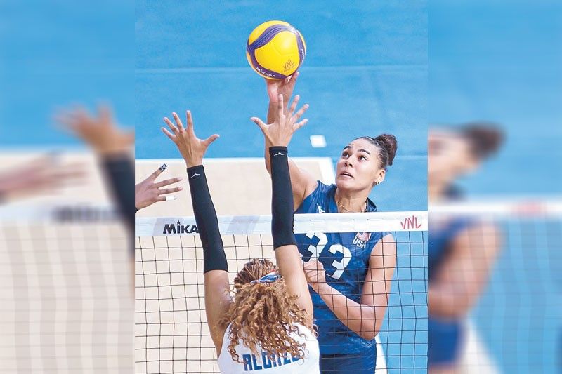 Americans wallop Dominicans