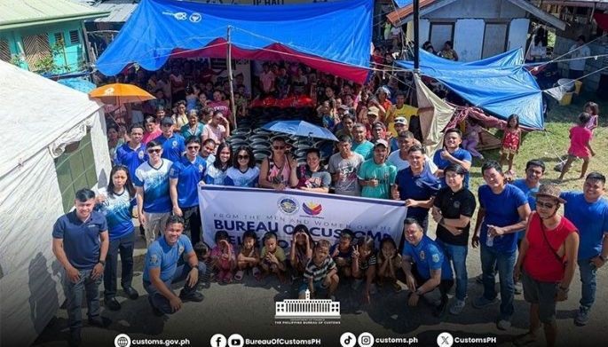 BOC donates forfeited goods to quake victims
