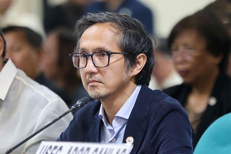 DPWH officials allowed to sign infra contracts anew