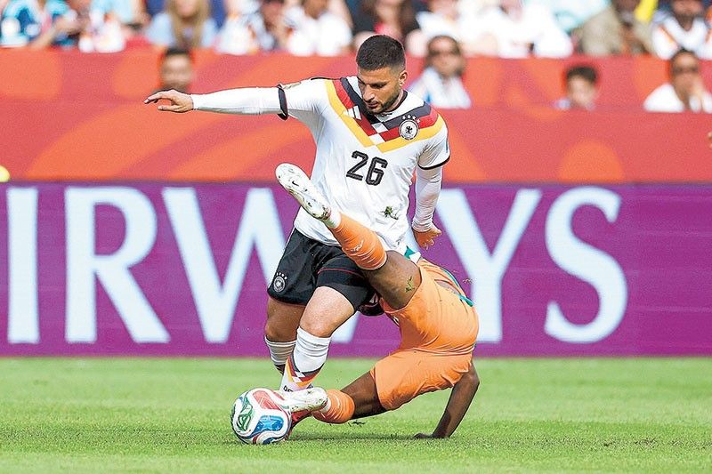 Germans make KO round