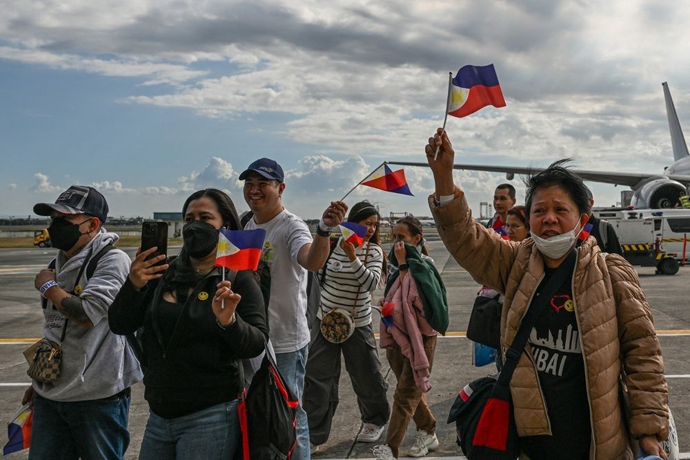 Marcos orders P3B more for displaced OFWs from Middle East