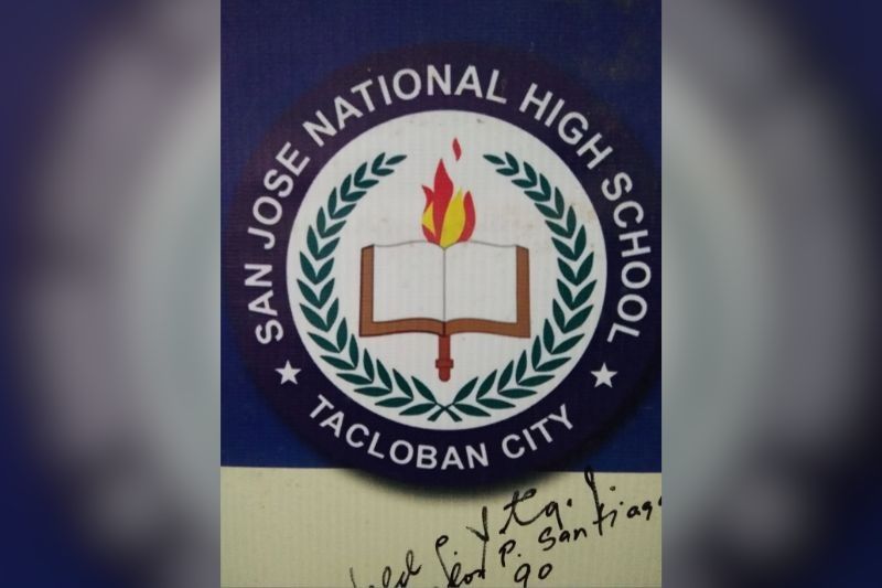 3 dead, 5 hurt from school shooting in Tacloban