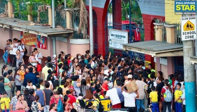 DepEd: Mandatory inspection sa school bags pinag-aaralan