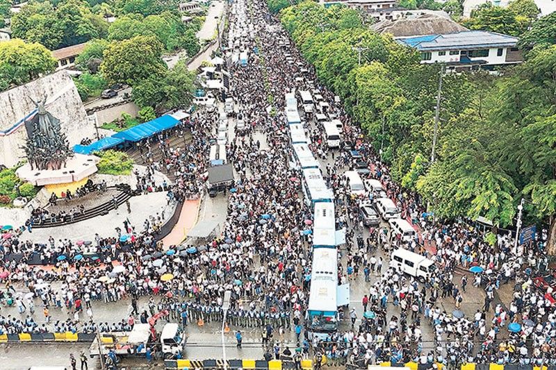 INC gathers at EDSA for Marcoleta
