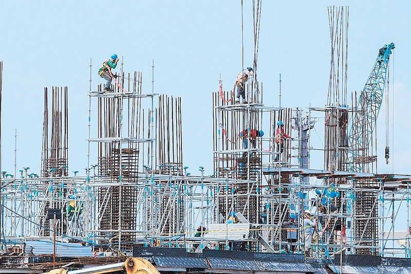 ‘Historic’ P85 wage hike for NCR workers announced
