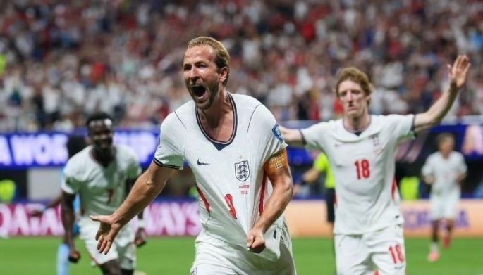Kane saves England; USA, Belgium reach Last 16