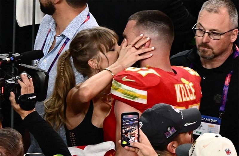Taylor, Travis marry as stars swarm ‘royal wedding’
