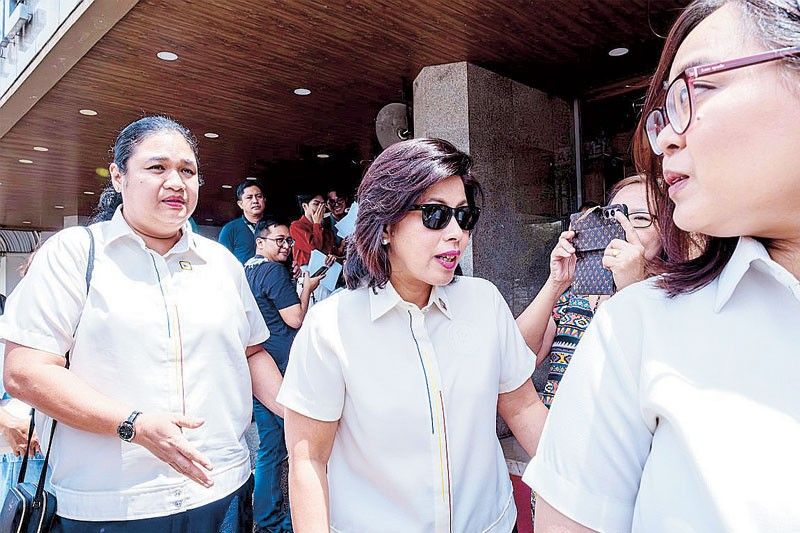 VP’s aide visits Senate: Prepare for Typhoon Inday
