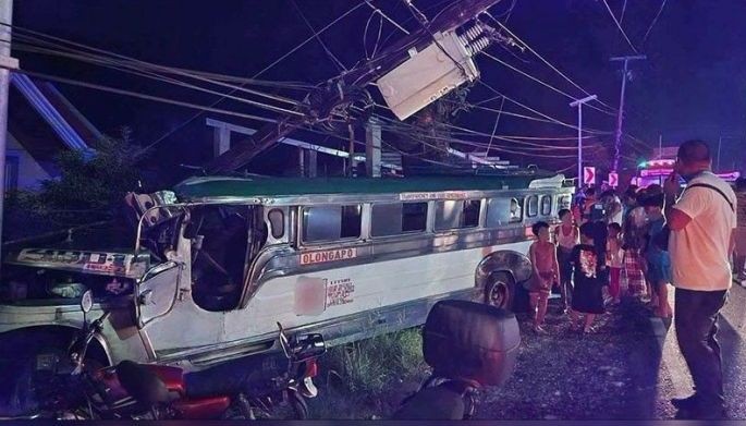 Dyip sumalpok sa bus, 18 katao sugatan