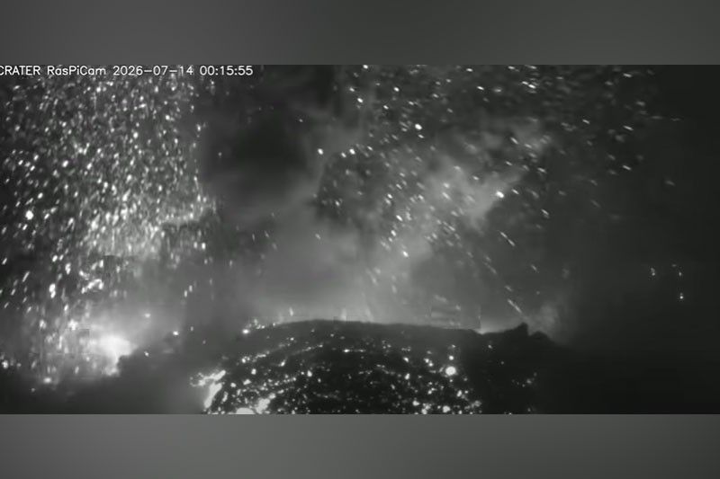 Dagongdong, pagdaloy ng lava patuloy sa Bulkang Mayon