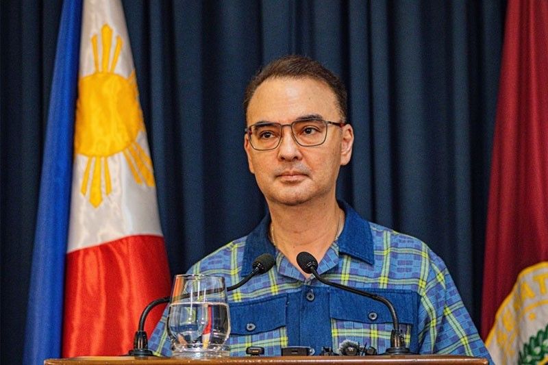 Timing ng bagong ayuda, kinuwestyon ni Cayetano